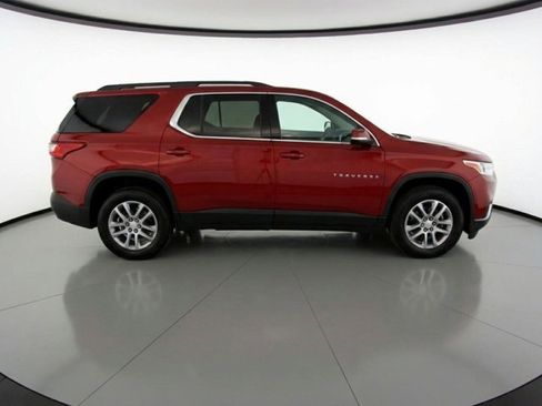 Used 2020 Chevrolet Traverse LT image 6