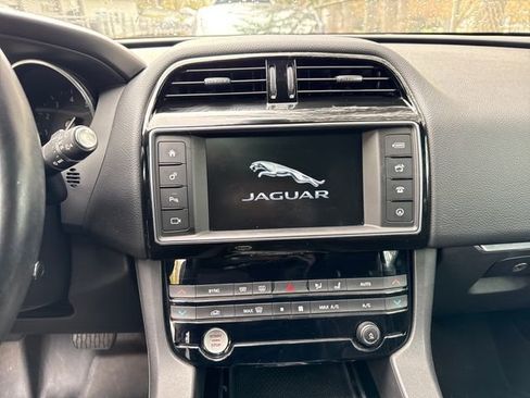 Used 2017 Jaguar F-PACE Prestige AWD/4WD image 53