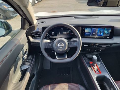 New 2026 Nissan Kicks SR w/ Cold Weather Package FWD image 8