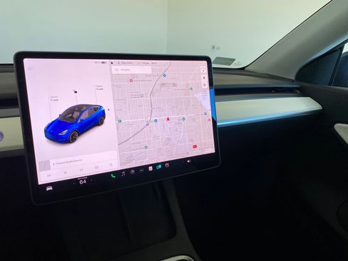 Used 2021 Tesla Model Y Long Range image 21