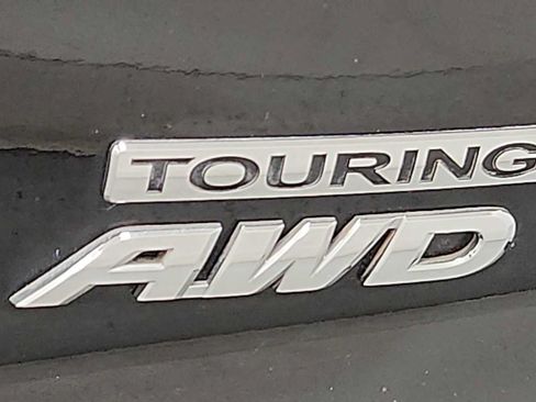 Used 2018 Honda Pilot Touring image 30