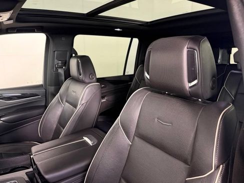 Used 2021 Cadillac Escalade ESV Sport RWD image 6