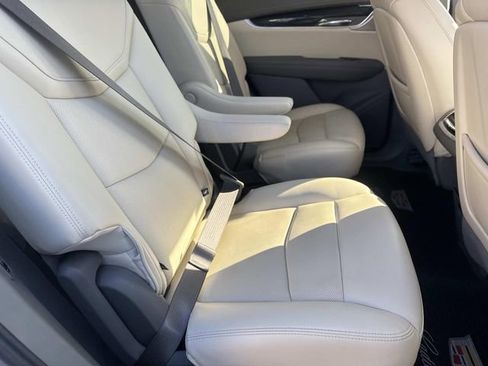 Used 2023 Cadillac XT6 Premium Luxury w/ Technology Package image 10