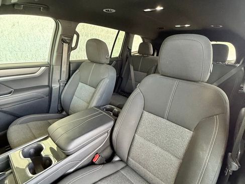 Certified 2025 GMC Acadia Elevation image 2