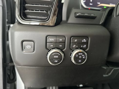 New 2026 GMC Sierra 2500 AT4 w/ AT4 Premium Plus Package AWD/4WD image 19