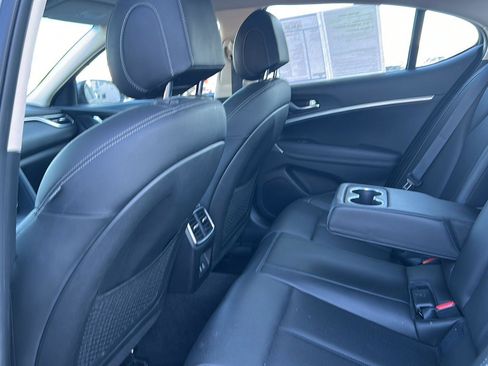 Used 2025 Genesis G70 2.5T image 11