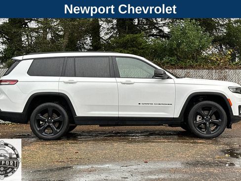 Used 2023 Jeep Grand Cherokee L Laredo image 3