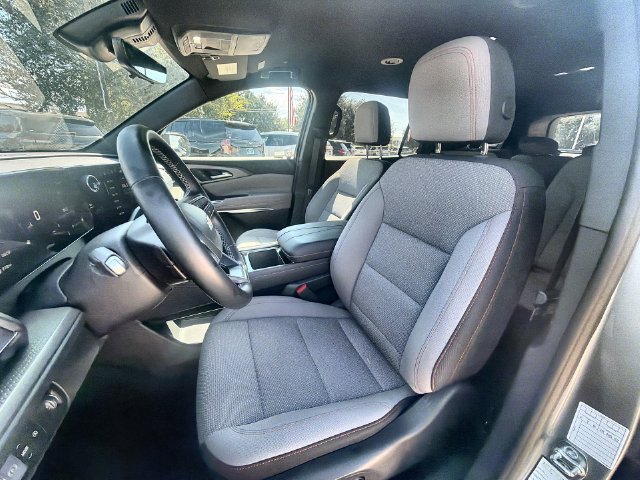 Used 2026 Chevrolet Traverse LT w/ Driver Confidence Package FWD image 18