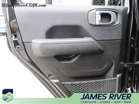 Used 2025 Jeep Wrangler Unlimited Rubicon 4xe w/ Safety Group AWD/4WD image 16