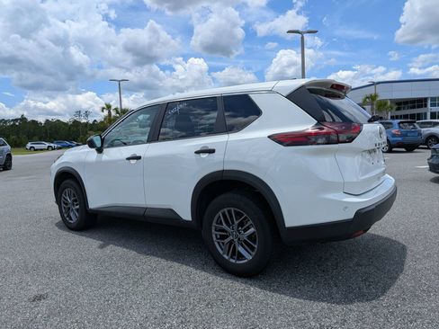 Used 2024 Nissan Rogue S AWD/4WD image 6