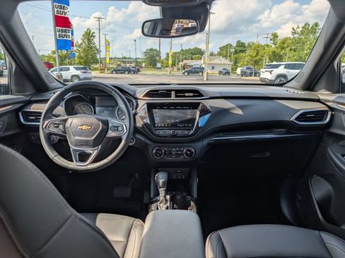 Used 2023 Chevrolet TrailBlazer ACTIV w/ Sun and Liftgate Package AWD/4WD image 11