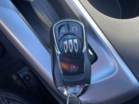 Used 2025 Buick Envista Preferred image 22