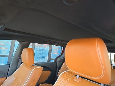 Used 2024 Chrysler Pacifica Pinnacle image 44