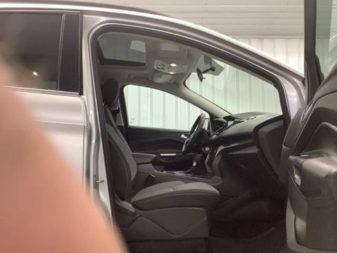 Used 2017 Ford Escape SE w/ Equipment Group 201A FWD image 12
