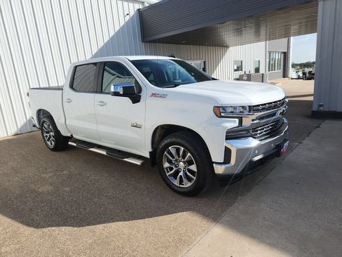 Used 2020 Chevrolet Silverado 1500 LT w/ Texas Edition AWD/4WD image 2