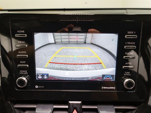 Used 2024 Toyota Camry SE image 19