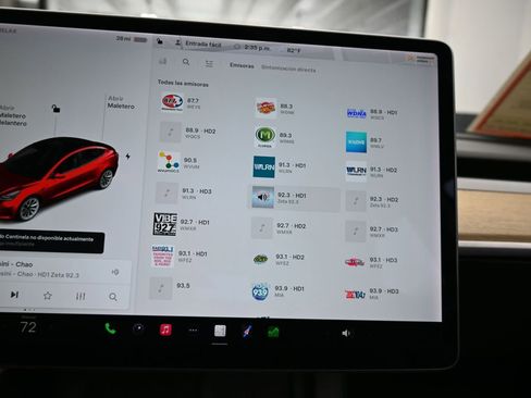 Used 2022 Tesla Model 3 Standard Range image 23