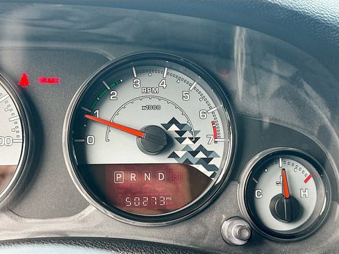 Used 2017 Jeep Wrangler Sahara image 12