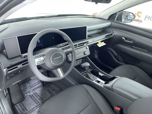 New 2026 Hyundai Tucson SE image 19