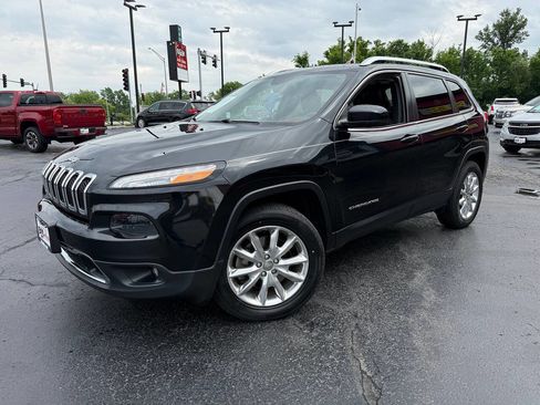 Used 2016 Jeep Cherokee Limited w/ Luxury Group AWD/4WD image 3