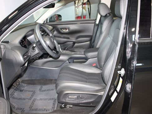Used 2023 Honda HR-V EX-L image 7