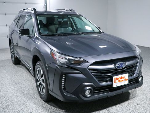 Used 2023 Subaru Outback Premium AWD/4WD image 5