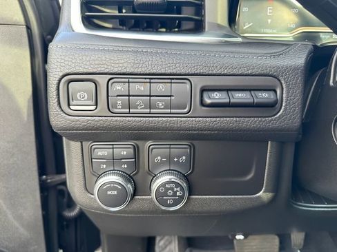 Used 2024 GMC Yukon Denali image 11