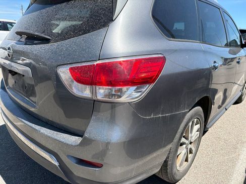 Used 2016 Nissan Pathfinder S AWD/4WD image 4