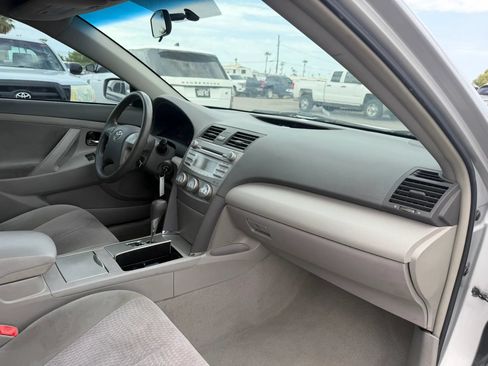 Used 2011 Toyota Camry LE FWD image 28