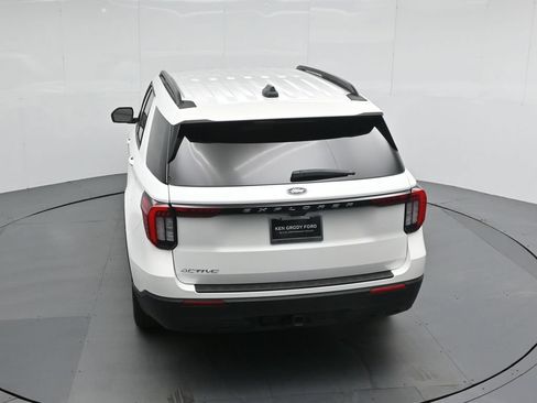 Used 2025 Ford Explorer Active RWD image 43