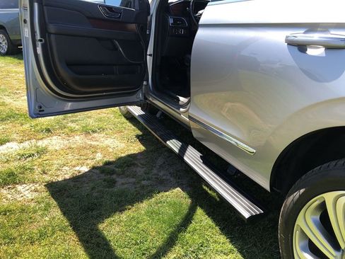 Used 2023 Lincoln Navigator Reserve AWD/4WD image 27