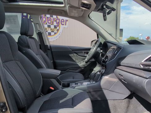 Certified 2022 Subaru Forester Premium w/ Popular Package #1 image 17