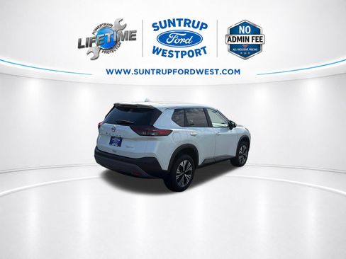Used 2023 Nissan Rogue SV AWD/4WD image 3