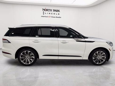 Used 2020 Lincoln Aviator Grand Touring w/ Equipment Group 302A AWD/4WD image 6