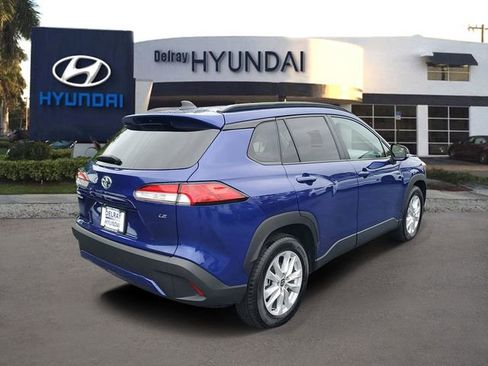 Used 2025 Toyota Corolla Cross LE FWD image 6