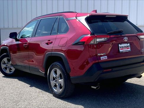 Used 2025 Toyota RAV4 XLE AWD/4WD image 15