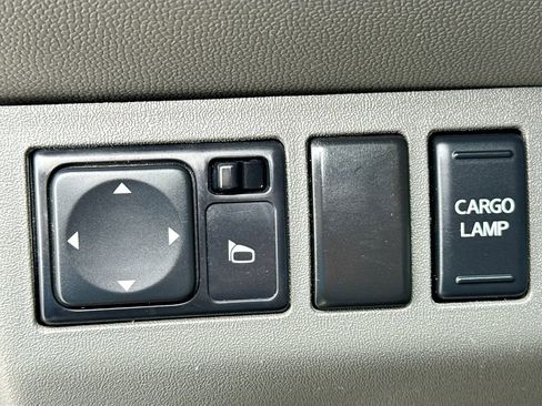 Used 2021 Nissan Frontier SV w/ Midnight Edition Floor Mats image 12