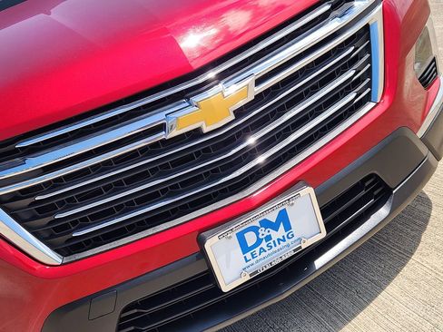 Used 2023 Chevrolet Traverse LT FWD image 13