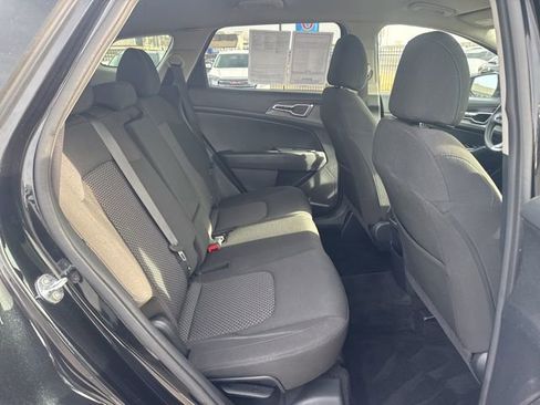 Used 2024 Kia Sportage LX image 19
