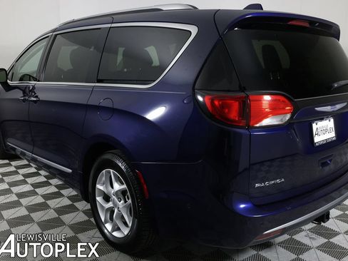 Used 2019 Chrysler Pacifica Touring-L Plus FWD image 7