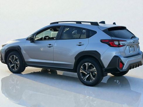 Used 2025 Subaru Crosstrek 2.0i Premium image 4