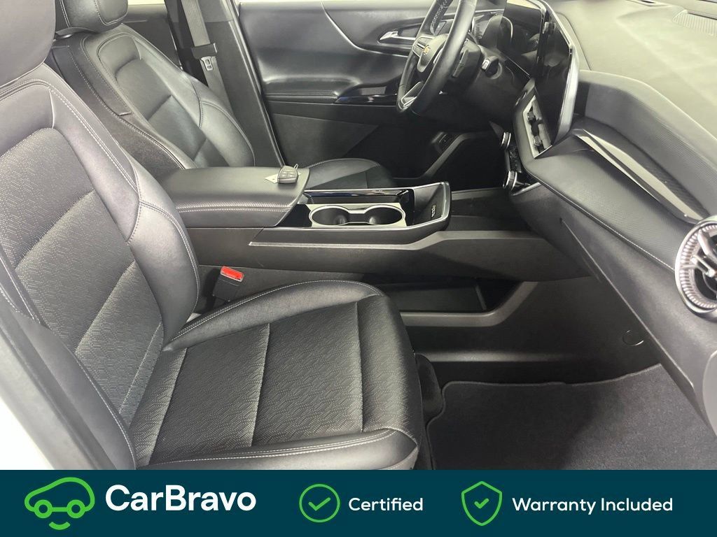 Used 2025 Chevrolet Equinox LT w/ Convenience Package II FWD image 18
