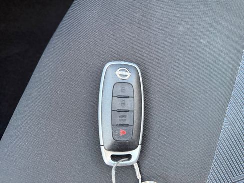 Used 2025 Nissan Versa SV image 21