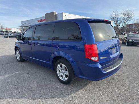 Used 2020 Dodge Grand Caravan SE image 8