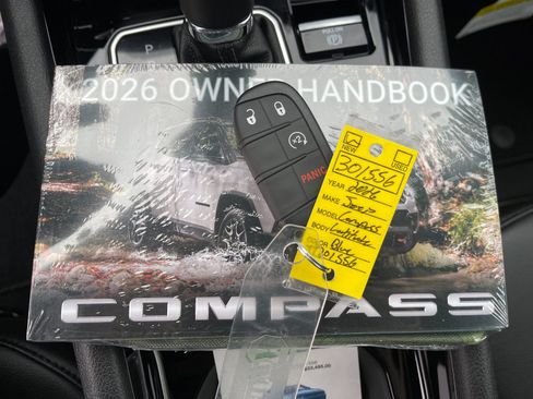 New 2026 Jeep Compass Latitude image 9