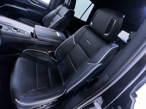 Used 2023 Cadillac Escalade Premium Luxury image 14