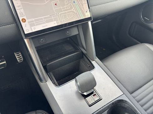 Used 2025 Land Rover Discovery Sport Dynamic SE image 29