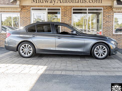 Used 2017 BMW 320i xDrive Sedan image 9