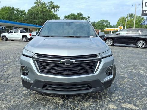 Used 2023 Chevrolet Traverse LT FWD image 14