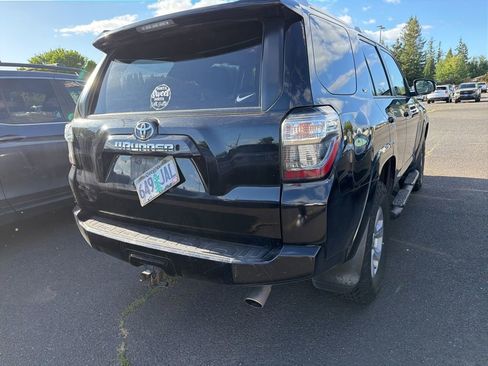 Used 2016 Toyota 4Runner SR5 AWD/4WD image 4